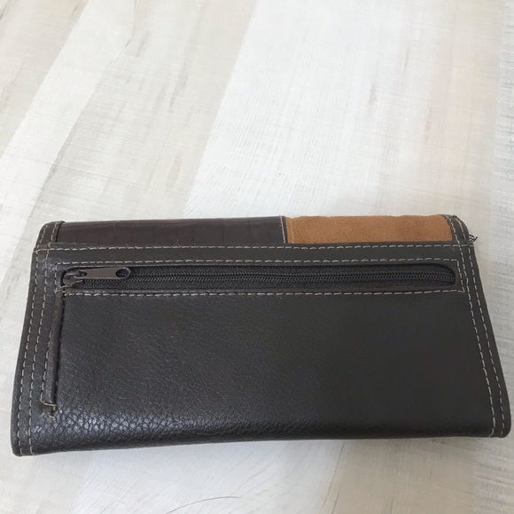 🌼 3/ $18 🌼 Vinyl Wallett Mixed Leopard Print - Picture 7 of 7